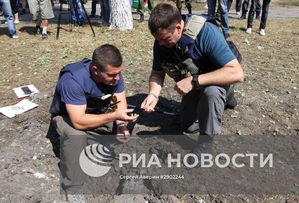 Последствия обстрела Ясиноватой в Донбассе