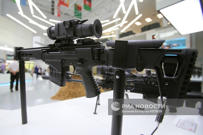 Самозарядная винтовка СВЧ на выставке в рамках международного военно-технического форума "Армия-2017". Место: Россия, Московская область. Автор: Виталий Белоусов/РИА Новости. Открытие международного военно-технического форума "Армия-2017"