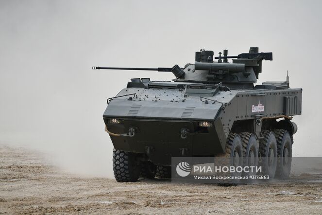Боевая машина пехоты К-17 "Бумеранг" во время показа современных и перспективных образцов вооружения, военной и специальной техники в рамках международного военно-технического форума "Армия-2017". Место: Россия, Московская область. Автор: Михаил Воскресенский/РИА Новости. Открытие международного военно-технического форума "Армия-2017"