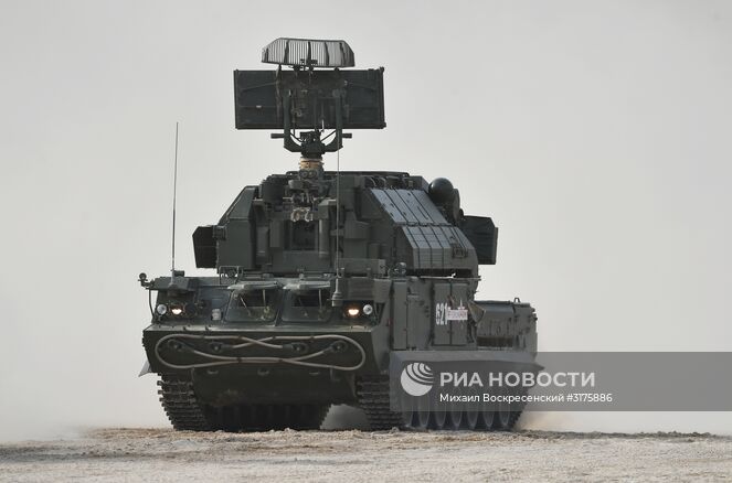 Зенитный ракетный комплекс "Тор" во время показа современных и перспективных образцов вооружения, военной и специальной техники в рамках международного военно-технического форума "Армия-2017". Место: Россия, Московская область. Автор: Михаил Воскресенский/РИА Новости. Открытие международного военно-технического форума "Армия-2017"