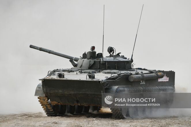 Боевая машина пехоты БМП-3 во время показа современных и перспективных образцов вооружения, военной и специальной техники в рамках международного военно-технического форума "Армия-2017". Место: Россия, Московская область. Автор: Михаил Воскресенский/РИА Новости. Открытие международного военно-технического форума "Армия-2017"