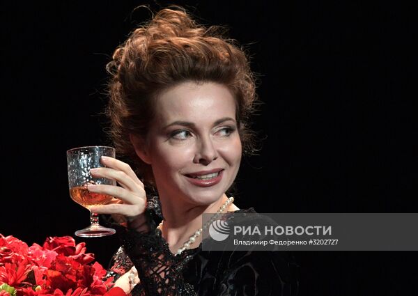Предпремьерный показ спектакля "Идиот" в театре им. Моссовета