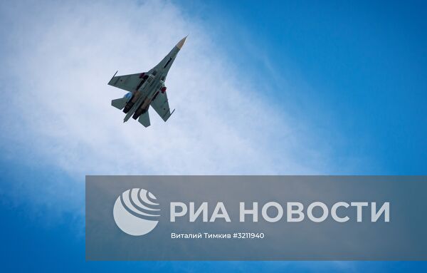 Тренировочные полёты пилотажной группы "Соколы России" в Краснодарском крае