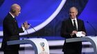1 декабря 2017. Президент РФ Владимир Путин и президент FIFA Джанни Инфантино (слева) на финальной жеребьёвке чемпионата мира по футболу ФИФА 2018 в Государственном Кремлёвском дворце. Место: Россия, Москва. Автор: Григорий Сысоев/РИА Новости. Президент РФ В. Путин принял участие в финальной жеребьёвке ЧМ по футболу ФИФА 2018 в России