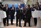 1 декабря 2017. Президент РФ Владимир Путин во время встречи со звёздами мирового футбола перед финальной жеребьёвкой чемпионата мира по футболу ФИФА 2018. Слева направо - заместитель председателя правительства РФ, президент Российского футбольного союза (РФС), председатель оргкомитета "Россия-2018" Виталий Мутко и президент FIFA Джанни Инфантино. Место: Россия, Москва. Автор: Алексей Никольский/РИА Новости. Президент РФ В. Путин принял участие в финальной жеребьёвке ЧМ по футболу ФИФА 2018 в России