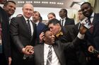 1 декабря 2017. Президент РФ Владимир Путин, бразильский футболист Пеле и аргентинский футболист Диего Марадона (слева направо) во время встречи со звёздами мирового футбола, приехавшими в Москву для участия в финальной жеребьёвке чемпионата мира по футболу ФИФА 2018 в России. Место: Россия, Москва. Автор: Сергей Гунеев/РИА Новости. Президент РФ В. Путин принял участие в финальной жеребьёвке ЧМ по футболу ФИФА 2018 в России