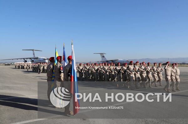 Президент РФ В. Путин посетил авиабазу Хмеймим в Сирии