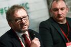 Кандидат в президенты РФ от "Партии роста" Борис Титов (слева) во время встречи с доверенными лицами. Справа - предприниматель и шоумен Николай Фоменко. Место: Россия, Москва. Автор: Антон Денисов/РИА Новости. Борис Титов провел встречу с доверенными лицами