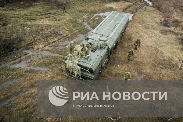 Учения расчетов ракетного комплекса "Искандер-М" в Краснодарском крае