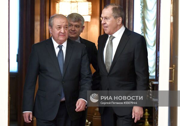 Встреча глав МИД РФ и Узбекистана С. Лаврова и А. Камилова
