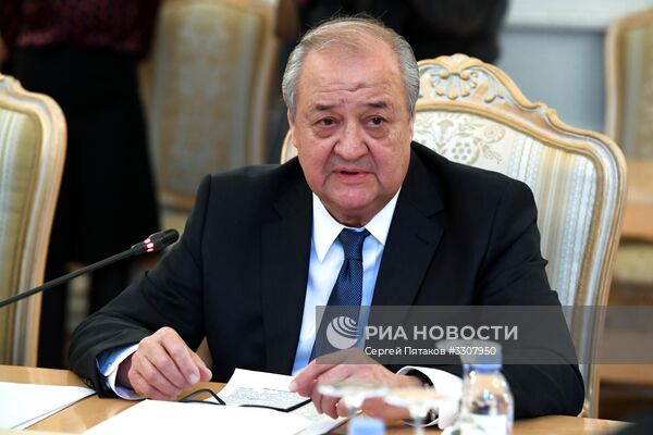 Встреча глав МИД РФ и Узбекистана С. Лаврова и А. Камилова