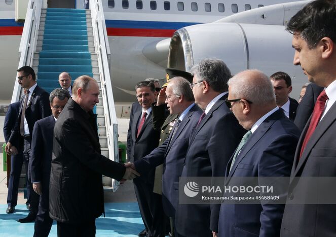 3 апреля 2018. Президент РФ Владимир Путин во время встречи в аэропорту "Эсенбога". Место: Турция, Анкара. Автор: Константин Завражин/РИА Новости. Визит президента РФ В. Путина в Турцию