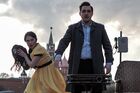 Артисты музыкального театра «Геликон-опера» Александра Гладышева в роли Риты, Семён Басалаев в роли Беппо в сцене из спектакля "Рита или пиратский треугольник" в рамках фестиваля «Московская весна a capella-2018» на сцене парка Зарядье в Москве. Место: Россия, Москва. Автор: Владимир Песня. Театр "Геликон-опера" показал оперу "Рита, или Пиратский треугольник" в парке "Зарядье"
