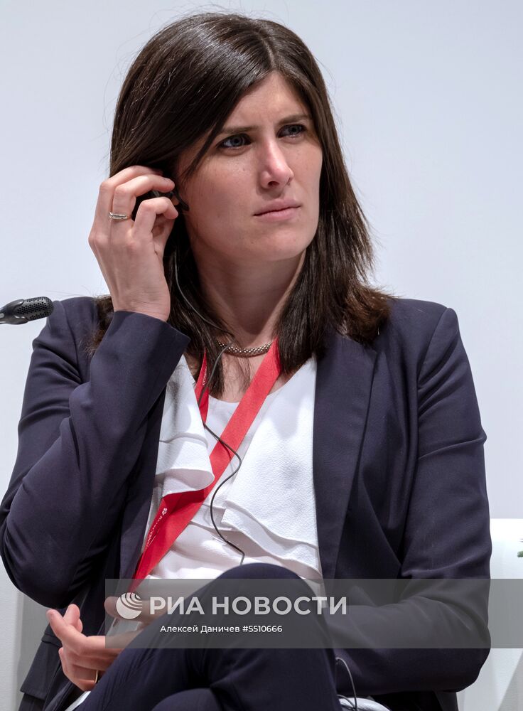 Мэр города Турин Кьяра Аппендино во время дискуссии "Умная среда: новый уровень развития городов" в конференц-зале Петербургского международного экономического форума. Место: Россия, Санкт-Петербург. Автор: Алексей Даничев/РИА Новости. Петербургский международный экономический форум. День первый