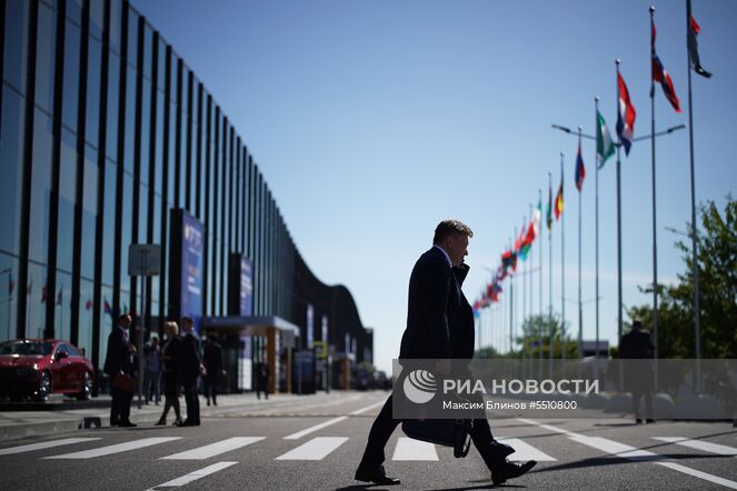 На Петербургском международном экономическом форуме. Место: Россия, Санкт-Петербург. Автор: Максим Блинов/РИА Новости. Петербургский международный экономический форум. День первый
