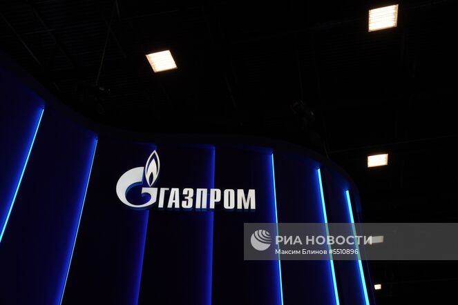 Логотип компании "Газпром" на Петербургском международном экономическом форуме. Место: Россия, Санкт-Петербург. Автор: Максим Блинов/РИА Новости. Петербургский международный экономический форум. День первый