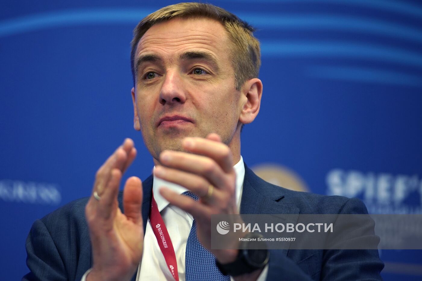 Cтатс-секретарь, заместитель министра промышленности и торговли РФ Виктор Евтухов на пленарной сессии "Сделано в России: национальный и территориальный брендинг как инструменты экономического развития и продвижения России в мире" в рамках Петербургского международного экономического форума. Место: Россия, Санкт-Петербург. Автор: Максим Блинов/РИА Новости. Петербургский международный экономический форум. День первый