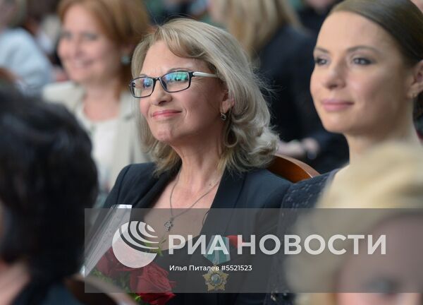 Награждение деятелей культуры и искусства культуры государственными и ведомственными наградами
