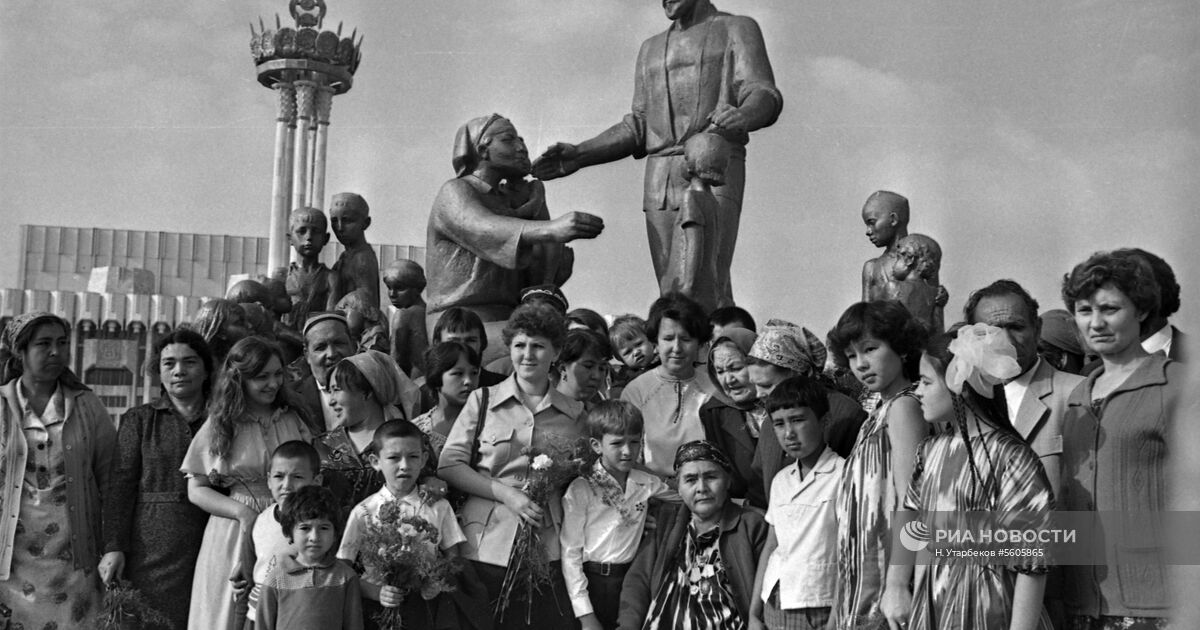 Простые и добрые люди Шаахмед Шахмудов и Бахри Акрамова детей, сирота», воспитание, семьи, премии, одного, Шамахмудов, Шаахмед, ребенка, мальчика, получил, обещал, Файзи, войной, лауреатом, взяли, Шамахмудовых, Когда, собственных, войны