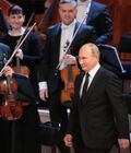 Президент РФ В. Путин и премьер-министр РФ Д. Медведев приняли участие в открытии концертного зала "Зарядье"
