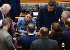 Депутаты на заседании Верховной рады Украины. На фоне инцидента с нарушением российской границы украинскими кораблями Совет национальной безопасности и обороны (СНБО) Украины принял решение ввести военное положение на территории страны на 60 суток. Решение должна утвердить Верховная рада. Изображение является раздаточным материалом, предоставлено третьей стороной. Только редакционное использование. Запрет на архивирование, коммерческое использование, рекламную кампанию. Место: Украина, Киев. Автор: Николай Лазаренко/РИА Новости. Заседание Верховной рады Украины