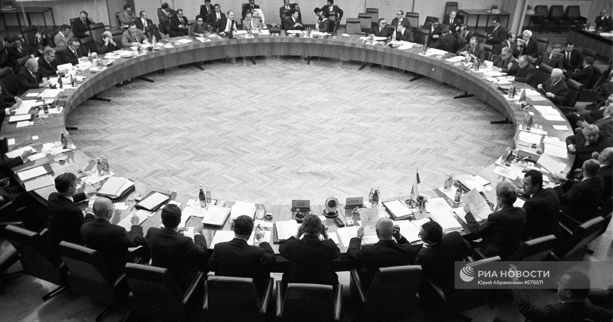 Какие государства в 1949 г создали сэв. Заседания сб ООН 1957. Заседание СЭВ. Исполнительный комитет СЭВ. СЭВ совещание.