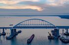 Фарватерный участок Крымского моста обезопасили от столкновения с судами