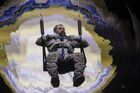 Константин Гацалов в роли Аббаса ибн Фирнаса в сцене из спектакля "Творец" в концертном зале Crocus City Hall в Москве. Место: Москва. Автор: Владимир Песня. Премьера спектакля "Творец"