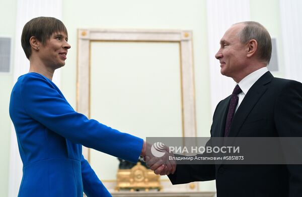 Президент РФ В. Путин встретился с президентом Эстонии К. Кальюлайд