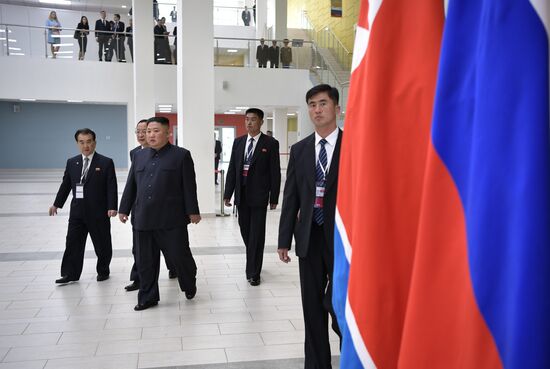 Президент РФ В. Путин встретился с лидером КНДР Ким Чен Ыном