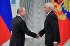 29 апреля 2019. Президент РФ Владимир Путин и народный артист СССР Василий Лановой (справа) на церемонии вручения медалей "Герой Труда Российской Федерации". Место: Россия, Москва. Автор: Алексей Дружинин/РИА Новости. Президент РФ В. Путин вручил медали "Герой Труда Российской Федерации"