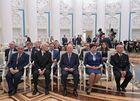 Писатель, председатель правления Адыгейского регионального отделения Общероссийской общественной организации «Союз писателей России» – «Союз писателей Адыгеи» Исхак Машбашев, народный артист СССР Василий Лановой, генеральный директор ПАО «Завод «Красное Сормово» Николай Жарков, дежурная по сортировочной горке железнодорожной станции Инская структурного подразделения Западно-Сибирской дирекции управления движением – структурного подразделения Центральной дирекции управления движением – филиала ОАО «РЖД» Ольга Бочкарёва и руководитель направления промвооружения и такелажа АО «Южморрыбфлот» Сергей Антонов (слева направо) на церемонии вручения президентом РФ Владимиром Путиным медалей "Герой Труда Российской Федерации". Место: Россия, Москва. Автор: Алексей Дружинин/РИА Новости. Президент РФ В. Путин вручил медали "Герой Труда Российской Федерации"
