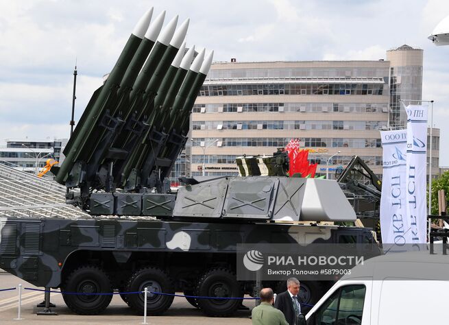 Зенитный ракетный комплекс "Бук-М2" на международной выставке вооружения и военной техники MILEX-2019 в Минске. Место: Белоруссия, Минск. Автор: Виктор Толочко/Sputnik/РИА Новости. Международная выставка вооружения MILEX-2019 в Минске