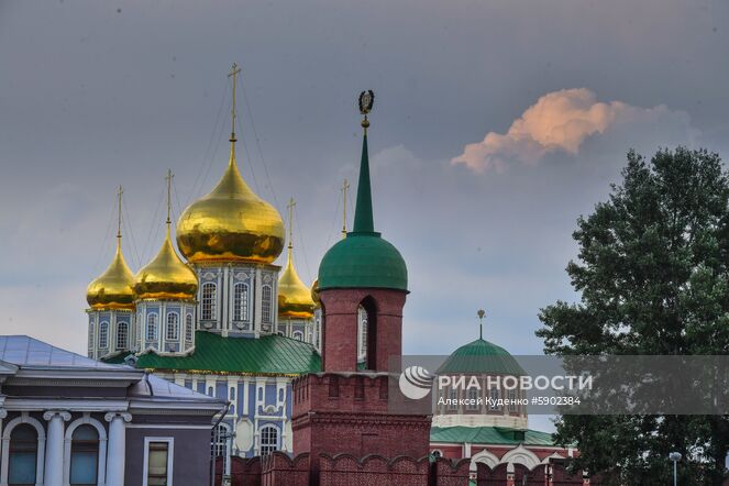 Успенский собор на территории Тульского кремля и башня Одоевских ворот (на первом плане). Место: Россия, Тула. Автор: Алексей Куденко/РИА Новости. Города России. Тула
