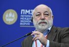 Председатель попечительского совета Еврейского музея и центра толерантности, учредитель эндаумент-фонда Виктор Вексельберг на сессии "Создавая будущее вместе. Бизнес решения для достижения целей устойчивого развития" в рамках Петербургского международного экономического форума 2019 (ПМЭФ-2019). Место: Россия, Санкт-Петербург. Автор: Евгений Биятов/РИА Новости. Петербургский международный экономический форум. День первый