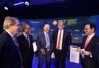 Президент, главный исполнительный директор, председатель совета директоров Черноморского банка торговли и развития Дмитрий Панкин, министр финансов Специального административного района Гонконг Китайской Народной Республики Пол Чан, президент – председатель правления ПАО Банк "ФК Открытие" Михаил Задорнов, генеральный директор Ассоциации европейского бизнеса (АЕВ) Франк Шауфф и глава стран Европы, Ближнего Востока и Африки по стратегии и экономике Bank of America Merrill Lynch International Ltd. Дэвид Хаунер (слева направо) на теледебатах RT "Глобальный экономический порядок. Смена парадигмы?" в рамках Петербургского международного экономического форума 2019 (ПМЭФ-2019). Место: Россия, Санкт-Петербург. Автор: Алексей Даничев/РИА Новости. Петербургский международный экономический форум. День первый