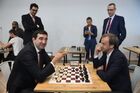 14-й чемпион мира по шахматам Владимир Крамник (слева) и председатель Международной федерации шахмат (FIDE) Аркадий Дворкович в шахматной гостиной на Петербургском международном экономическом форуме 2019 (ПМЭФ-2019). Место: Россия, Санкт-Петербург. Автор: Илья Питалев/РИА Новости. Петербургский международный экономический форум. День первый
