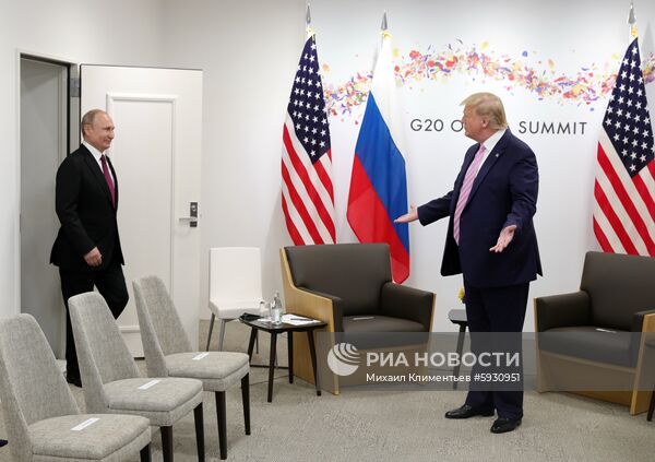 Рабочий визит президента РФ В. Путина в Японию для участия в саммите "Группы двадцати"