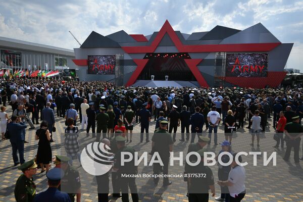 Открытие международного военно-технического форума "Армия-2017"