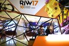 На Russian Internet Week (Неделя российского интернета / RIW) в центральном выставочном комплексе "Экспоцентр" в Москве. Место: Россия, Москва. Автор: Рамиль Ситдиков/РИА Новости. RIW - 2017. День первый
