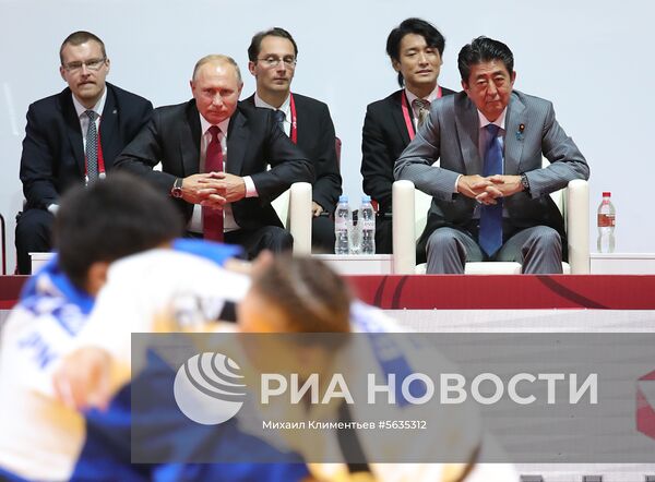 Рабочая поездка президента РФ В. Путина в Дальневосточный федеральный округ. День третий