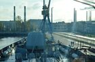 Вид из ходовой рубки фрегата проекта 22350 "Адмирал флота Касатонов", пришвартованного на судостроительном предприятии "Северная верфь" в Санкт-Петербурге. На корабле завершается подготовка к первому выходу в море. Фрегаты проекта 22350 - первые крупные надводные боевые корабли, строящиеся в России после распада СССР. Предназначены для борьбы с надводными и подводными целями, могут бить высокоточным ракетным оружием по суше и эффективно противостоять авиации, малозаметны для радиолокационных средств противника. Место: Россия, Санкт-Петербург. Автор: Николай Протопопов/РИА Новости. Фрегат "Адмирал флота Касатонов"