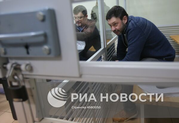 Рассмотрение жалобы на продление ареста К. Вышинскому
