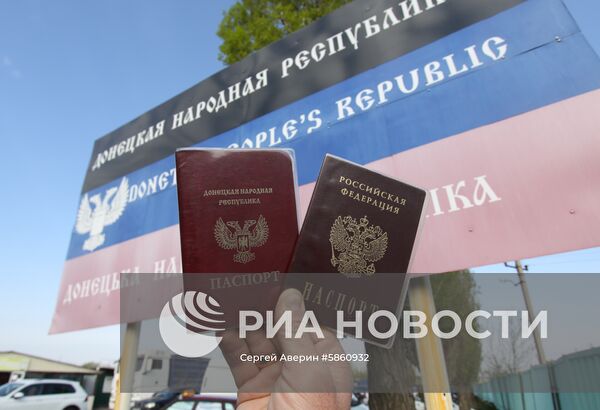 Граждане ЛНР и ДНР смогут получить паспорта РФ по упрощенной процедуре