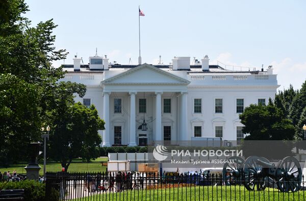 Забор у Белого дома в Вашингтоне станет выше