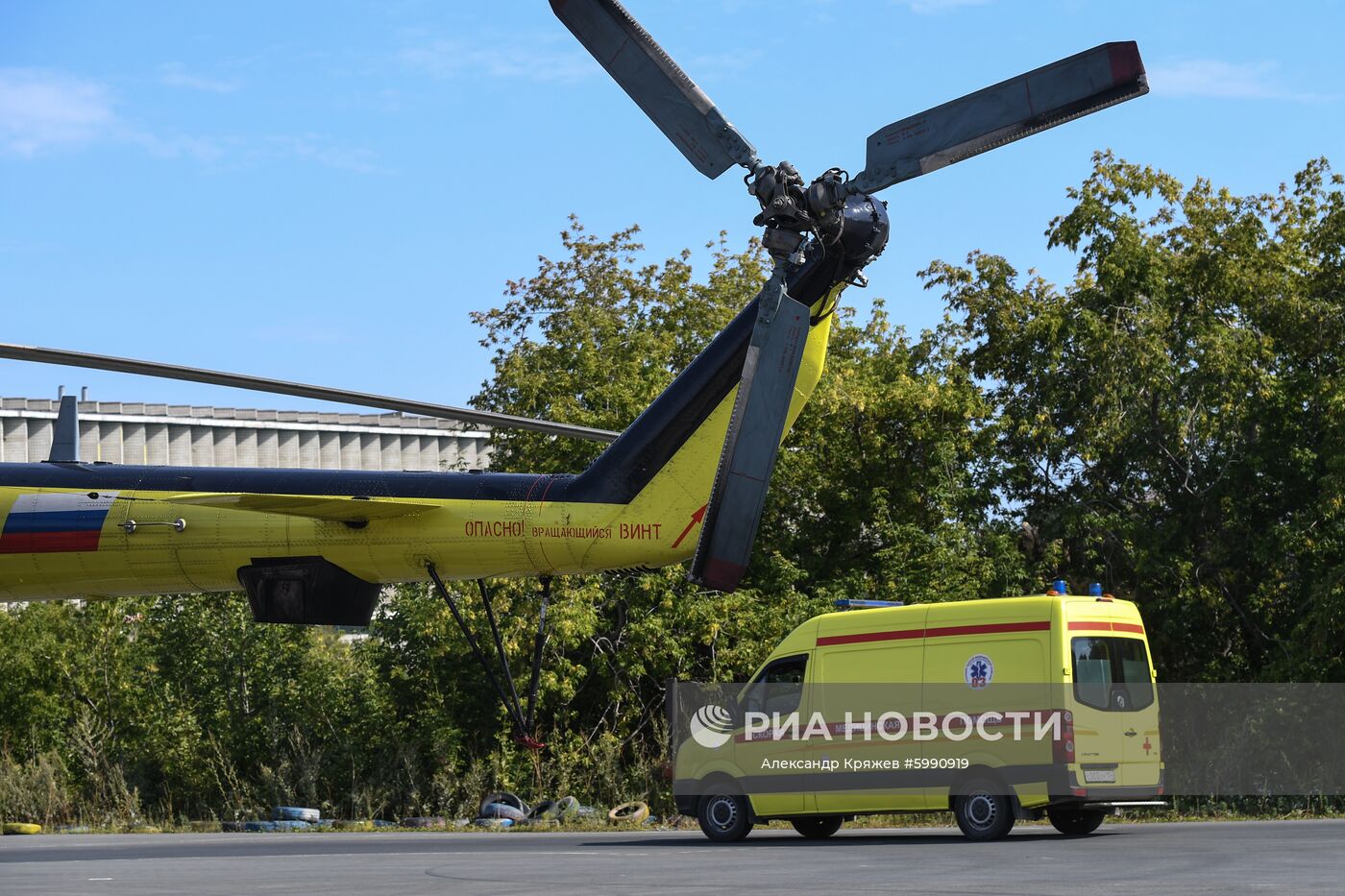 Вертолет санавиации Ми-8 АМТ передан Новосибирской области