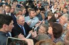 2 сентября 2019. Президент РФ Владимир Путин общается с местными жителями после посещения средней общеобразовательной школы No6 города Тулуна.
Место: Россия, Иркутская область, Тулун. Автор: Сергей Гунеев/РИА Новости. Рабочая поездка президента РФ В. Путина в Сибирский федеральный округ