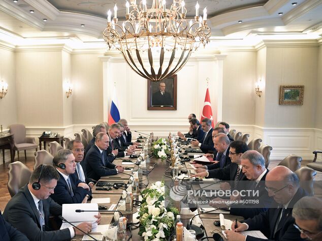 16 сентября 2019. Президент РФ Владимир Путин и президент Турции Реджеп Тайип Эрдоган (пятый справа) во время российско-турецких переговоров в расширенном составе. Место: Турция, Анкара. Автор: Алексей Никольский/РИА Новости. Рабочий визит президента РФ В. Путина в Турцию