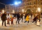 Посетители катаются на ГУМ-Катке на Красной площади. Место: Россия, Москва. Автор: Максим Блинов/РИА Новости. Открытие ГУМ-Катка на Красной площади