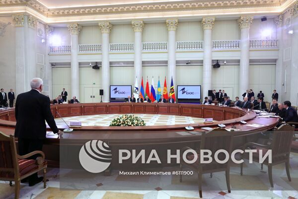 Рабочая поездка президента РФ В. Путина в Санкт-Петербург